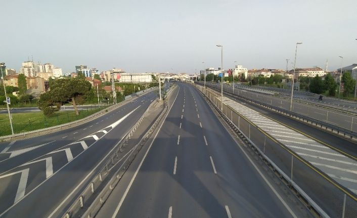 İstanbul’da D-100 Karayolu ile 15 Temmuz Köprüsü boş kaldı