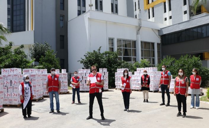 Kızılay gönüllüleri tarafından hazırlanan yardım paketleri sahiplerine gönderildi