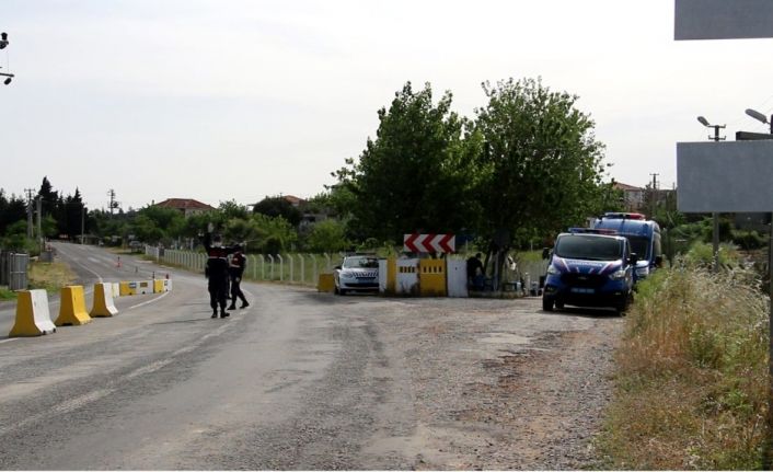 Korona mağduru çiftçi tarlasına özel izinle gidebiliyor