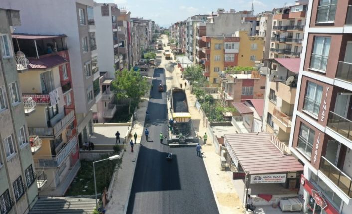 Kuşadası ve Söke’de yol yapım, alt yapı çalışmaları sürüyor