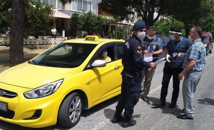 Kuşadası’nda taksi ve dolmuşlar denetlendi