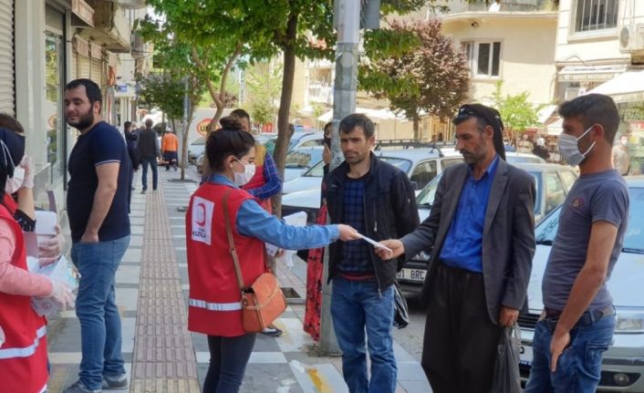 Şanlıurfa’da ücretsiz maske dağıtılıyor