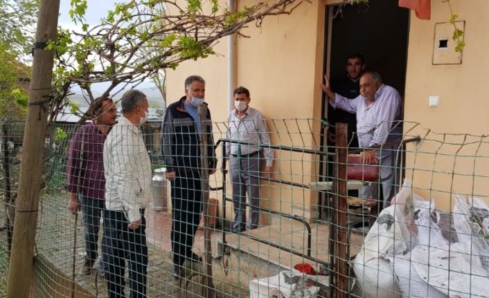 Şaphane’de her gün bir köye yemek dağıtılıyor