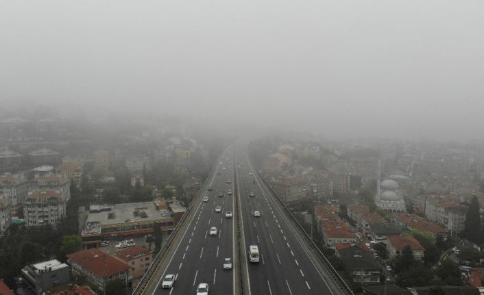 Sis altındaki İstanbul havadan görüntülendi