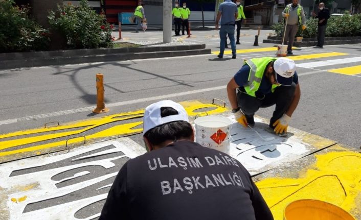 Sokağa çıkma kısıtlamasında yol şeritleri yenilendi