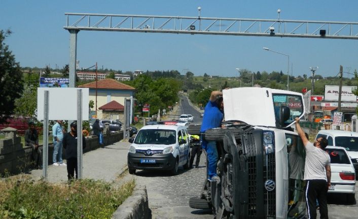 Tarihi köprüde kaza