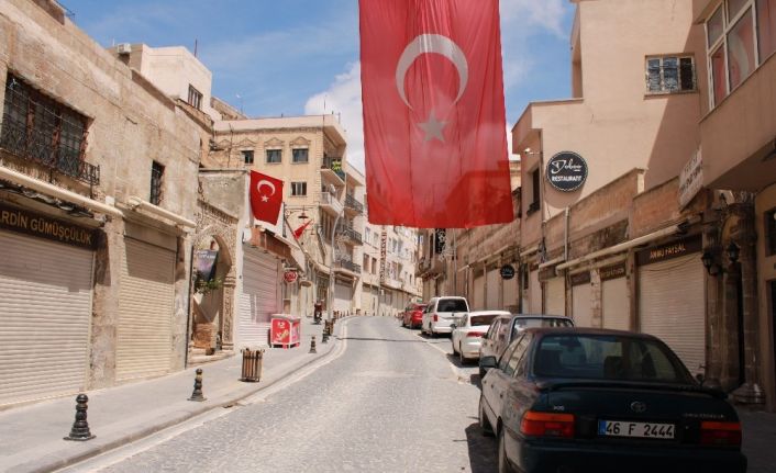 Tarihi Mardin sokakları sessizliğe büründü