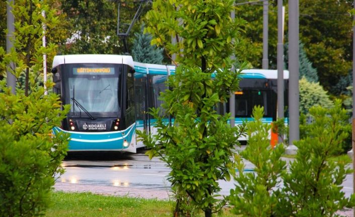 Tramvay hattına ulaşımı sağlayacak üst geçitler için ihale yapıldı