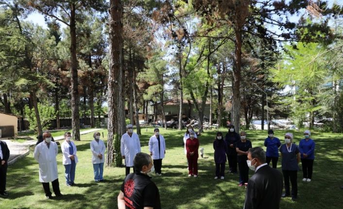 Vali Şıldak’tan sağlık personeline teşekkür ziyareti