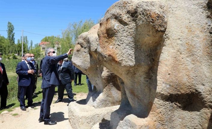 Vali Toprak’tan Beyşehir’de tarihi mekanlarda inceleme