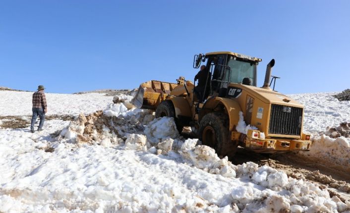 Yörüklerin göç yolu açıldı