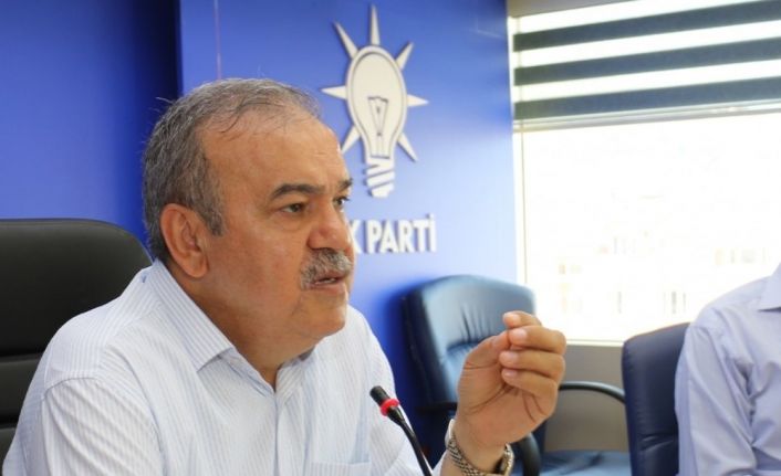 AK Parti sahaya iniyor