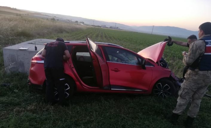 Amasya’da otomobil tarlaya uçtu: 3 yaralı