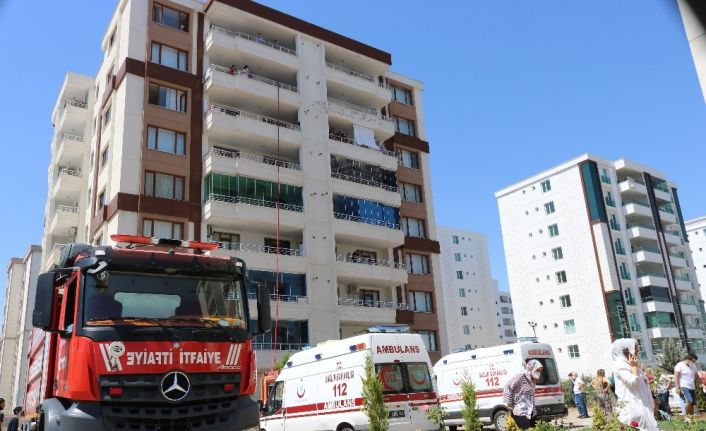 Diyarbakır’da korkutan yangın, 30 kişi dumandan etkilendi