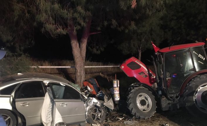 Mevsimlik işçilerin konakladığı alana otomobil daldı: 2 ölü