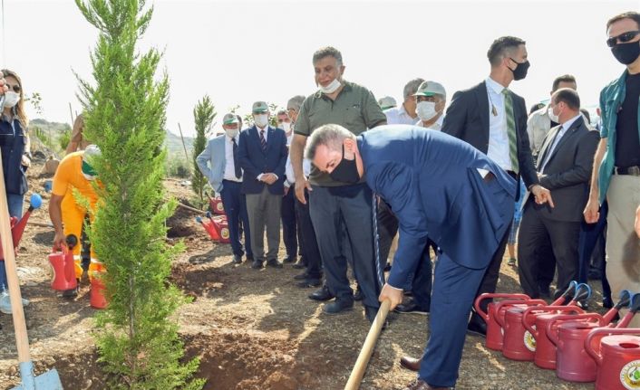 Adana’da 251 şehidin anısına 251 fidan dikildi