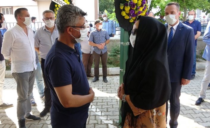 AK Parti Uşak Milletvekili Altay’ın annesi vefat etti