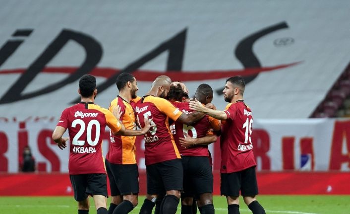 Aslan 937 gün sonra frikik golü buldu