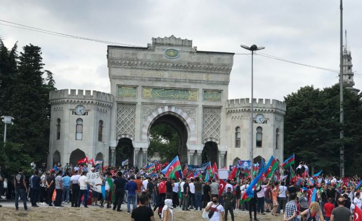 Beyazıt Meydanı’nda “Can Azerbaycan’a Canımız Feda” mitingi