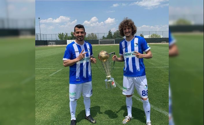 Erzurumspor kupayla poz verdi