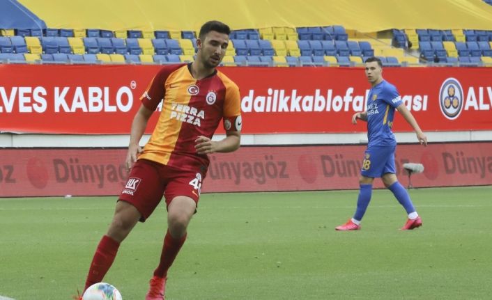 Galatasaray’da 17 yaşındaki Emin Bayram sahaya kaptan çıktı