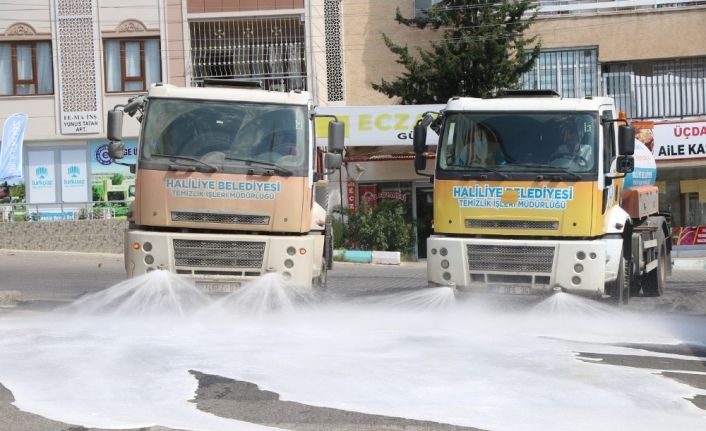 Haliliye’de cadde ve sokaklar dezenfekte edildi