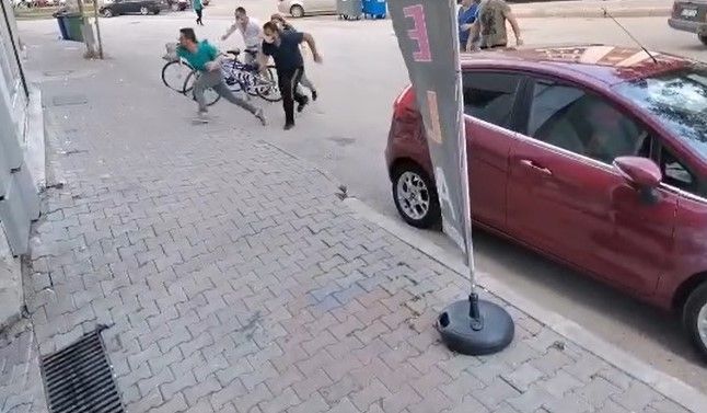 “Namusuma yan baktın” diyerek tekme tokat dövdüler