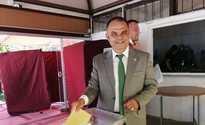 Salihli İYİ Parti’de Ulvi Murat Tunca güven tazeledi