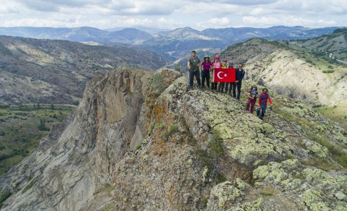 Sarısuvat vadisi, eşsiz güzelliğiyle büyüledi