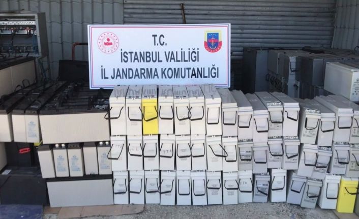 Silivri’de bir kişi baz istasyonundan 16 akü çalıp hurdacıya sattı