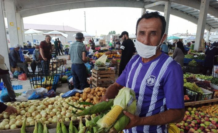 Şuhut’ta yerli mısırlara pazar yerinde ilgi arttı