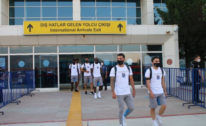 Trabzonspor kafilesi, Denizli’ye geldi