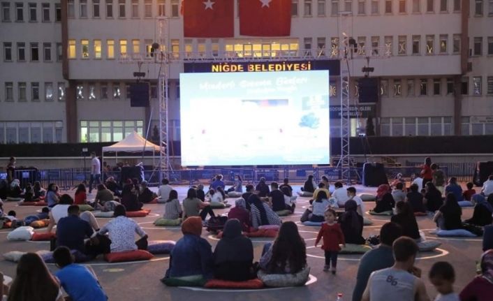 Türkiye’de ilk minderli sinema etkinliği Niğde’de yapıldı