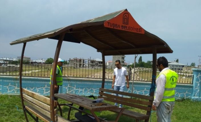 Tuşba’da tahrip edilen parklar onarılıyor