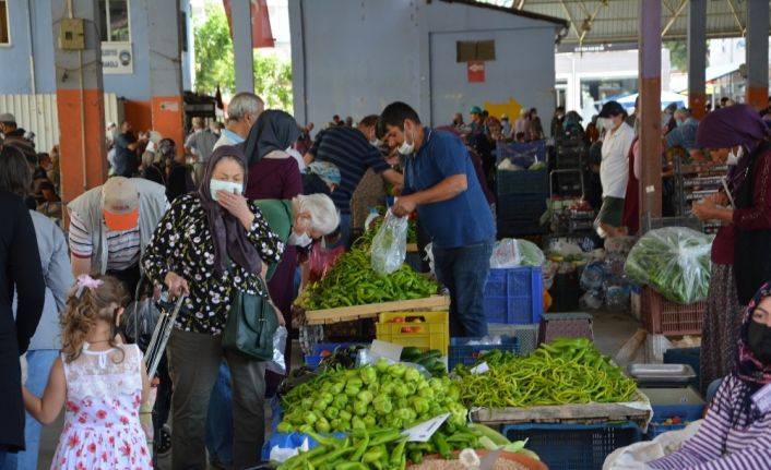 Üretici Köylü Pazarı yoğun ilgi görüyor