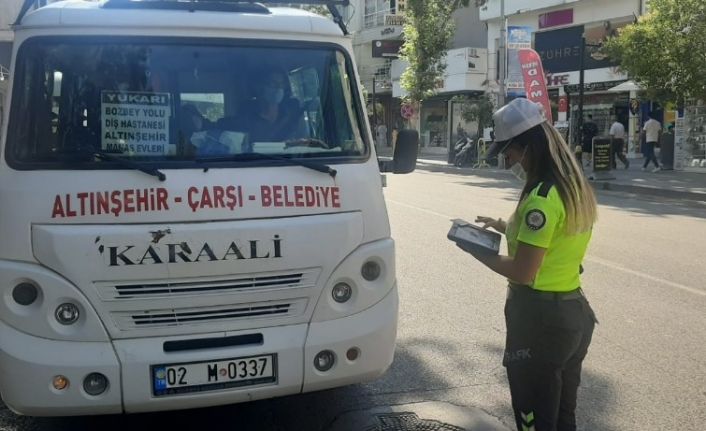 Yolcu minibüslerinde maske ve fazla yolcu denetimi