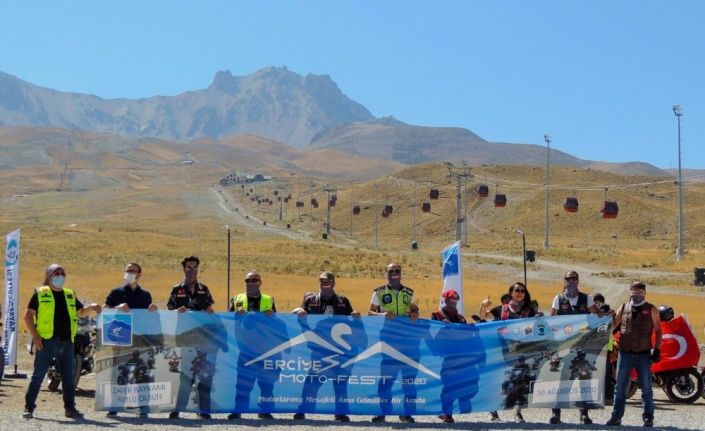 Erciyes Moto Fest Demir Atlıların Zafer Bayramı kutlaması ile yapıldı.