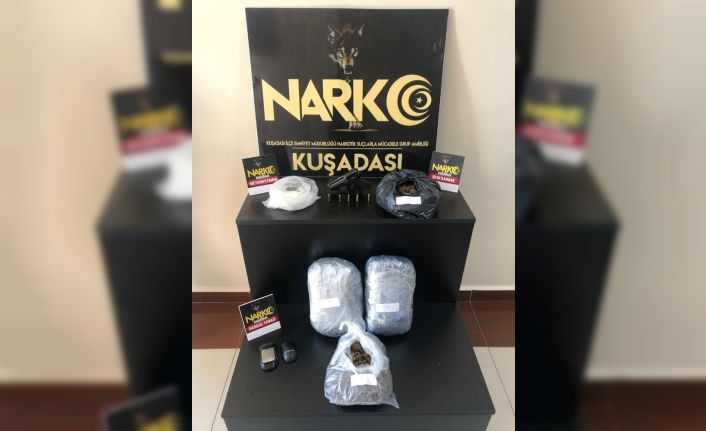 Kuşadası polisi 3 kilo skunk ve kristal uyuşturucu ele geçirdi