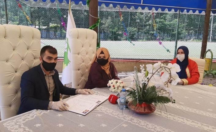 Bağlar belediyesi pandemi tedbirlerini alarak nikah işlemlerine devam ediyor