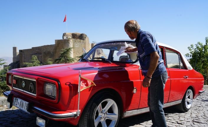 Bin TL’ye aldığı hurdadan muhteşem bir otomobil çıktı