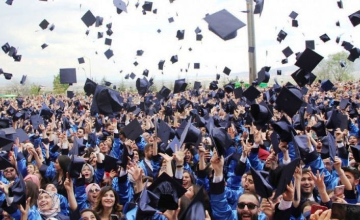 DPÜ’de mezuniyet töreni 1-4 Eylül tarihlerinde yapılacak