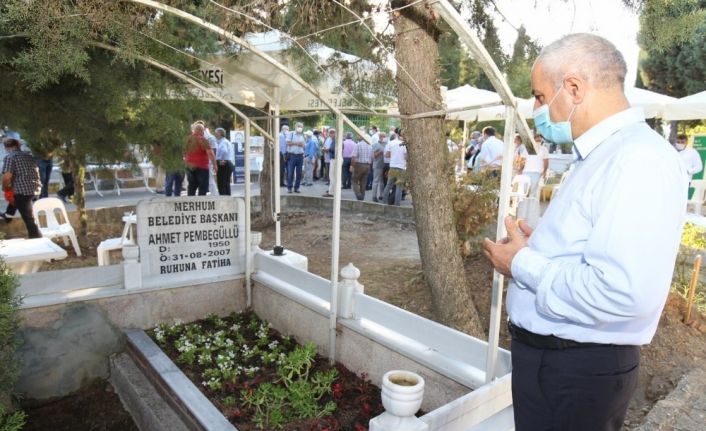 Merhum Pembegüllü dualarla anıldı