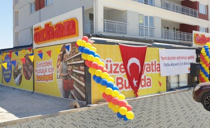 Özhan’dan İrfaniye Mahallesine yeni mağaza