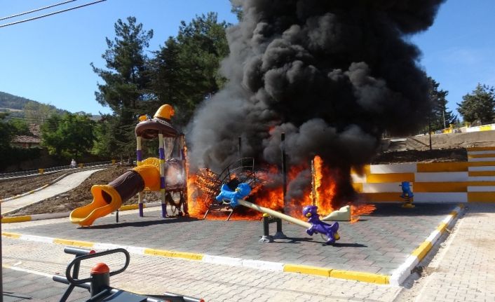 Alevlere teslim olmuştu, çocuklar için yeniden yapıldı