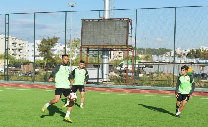 Aliağaspor FK, sezonun başlamasını istiyor