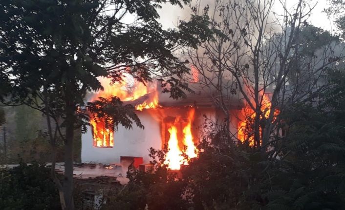 Ankara’da gecekondu yangını