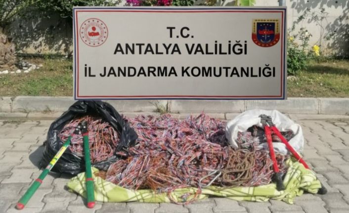 Antalya’da kablo hırsızlığı: 6 şüpheli yakalandı