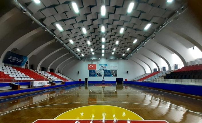 Atatürk Kapalı Spor Salonu yeni görünümüne kavuştu