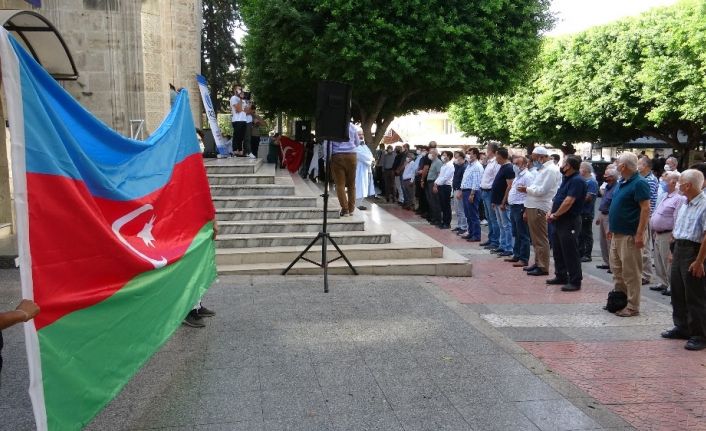 Azerbaycan’da hayatını kaybedenler için gıyabi cenaze namazı kılındı