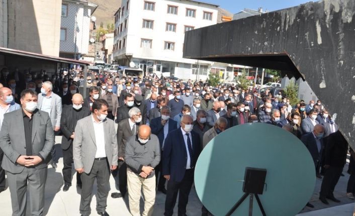 Başkan Dölekli, kardeşini son yolculuğuna uğurladı